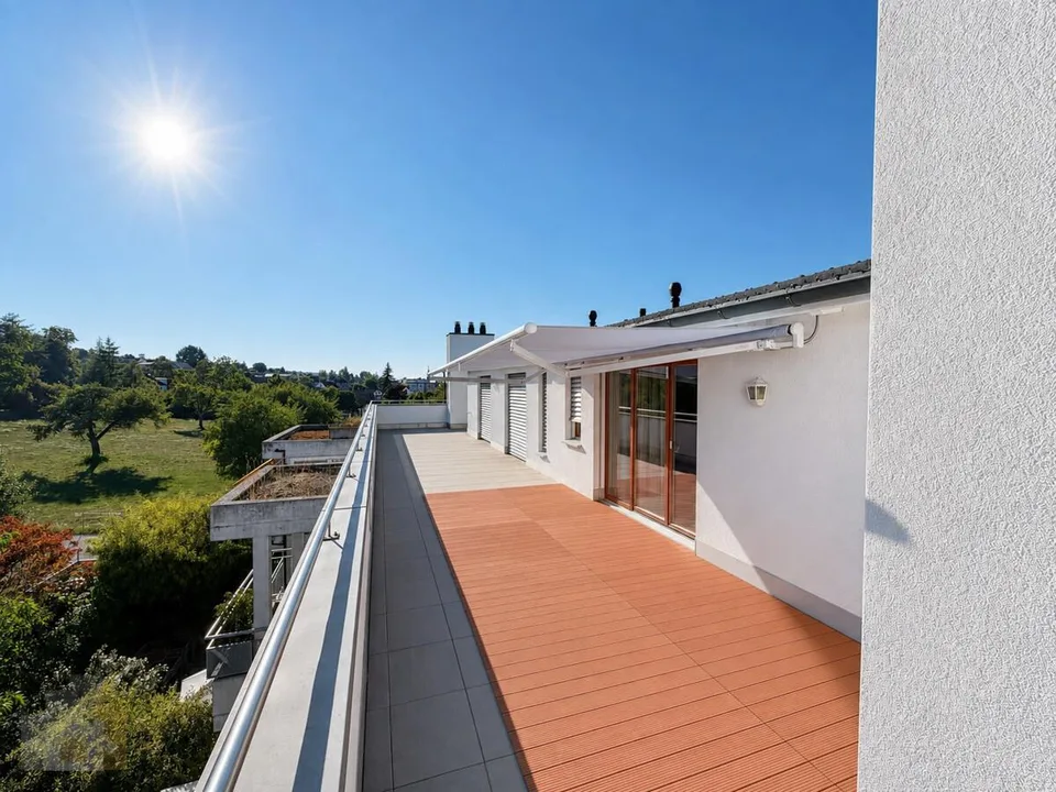 Attikawohnung mit 230 m2 Terrasse, Privatlift und Seesicht