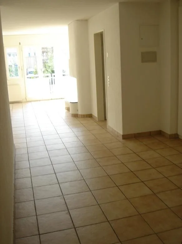 4.5 Zi. Wohnung mit eigener Waschküche und 2 Garagenplätzen