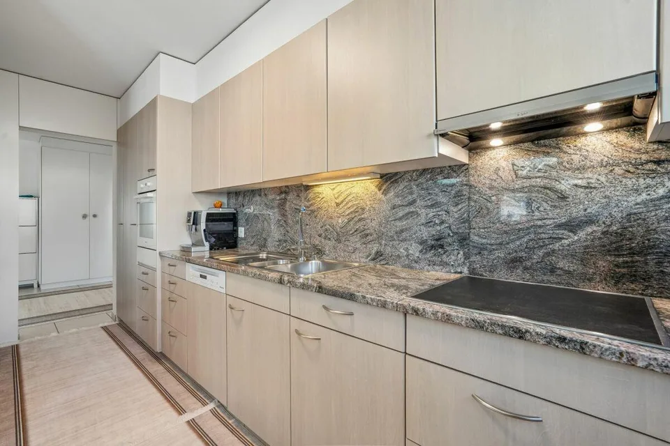 Ihr neues Zuhause: 170 m² Wohnkomfort mit Wintergarten und Cheminée