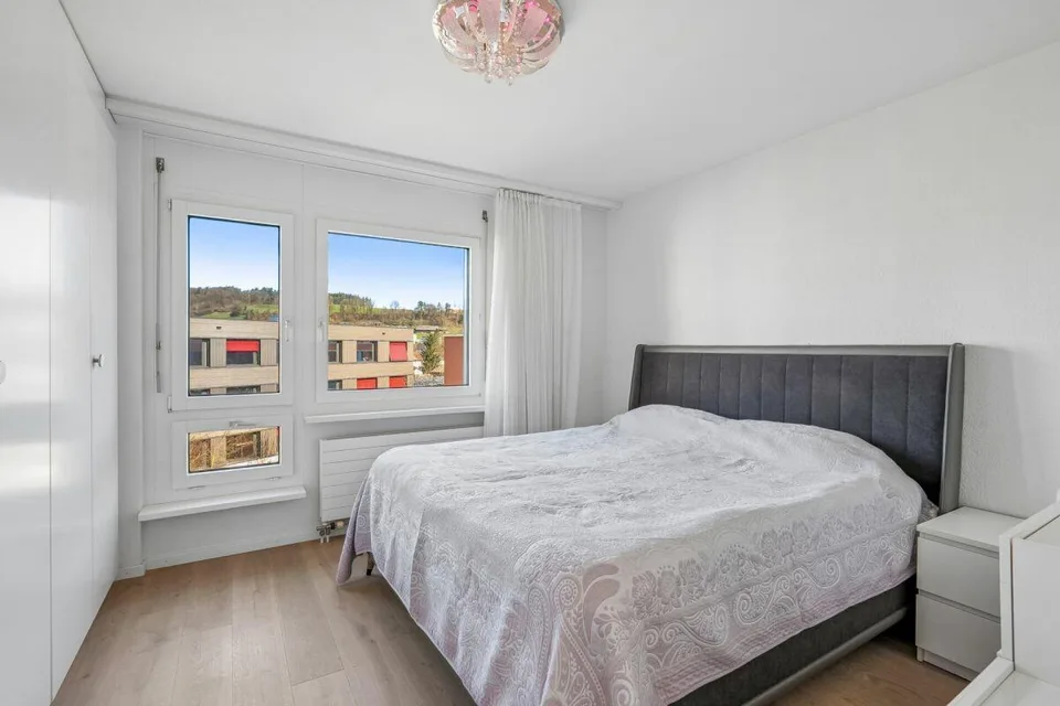 Ihr neues Zuhause: 170 m² Wohnkomfort mit Wintergarten und Cheminée