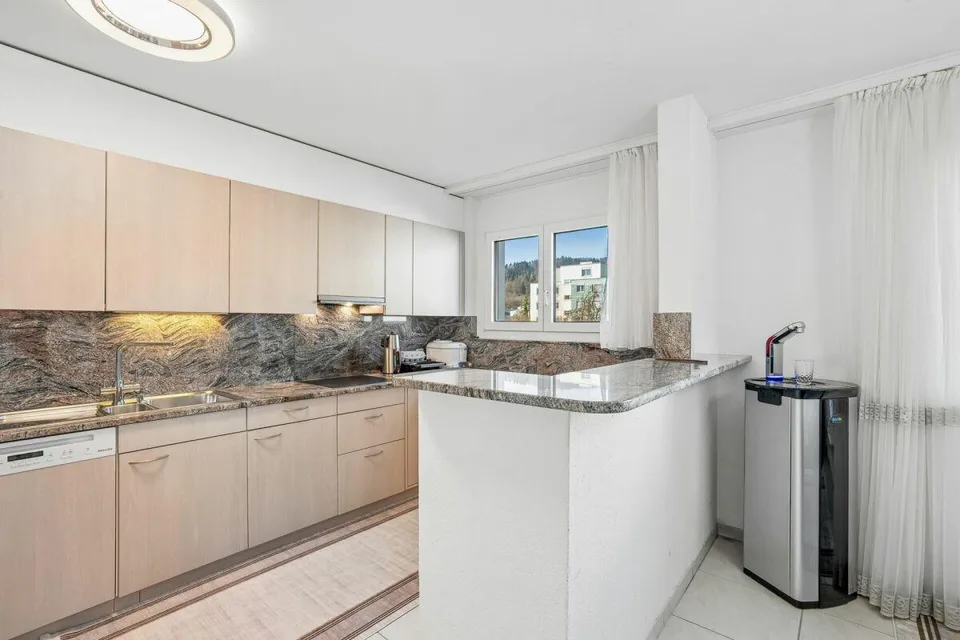 Ihr neues Zuhause: 170 m² Wohnkomfort mit Wintergarten und Cheminée