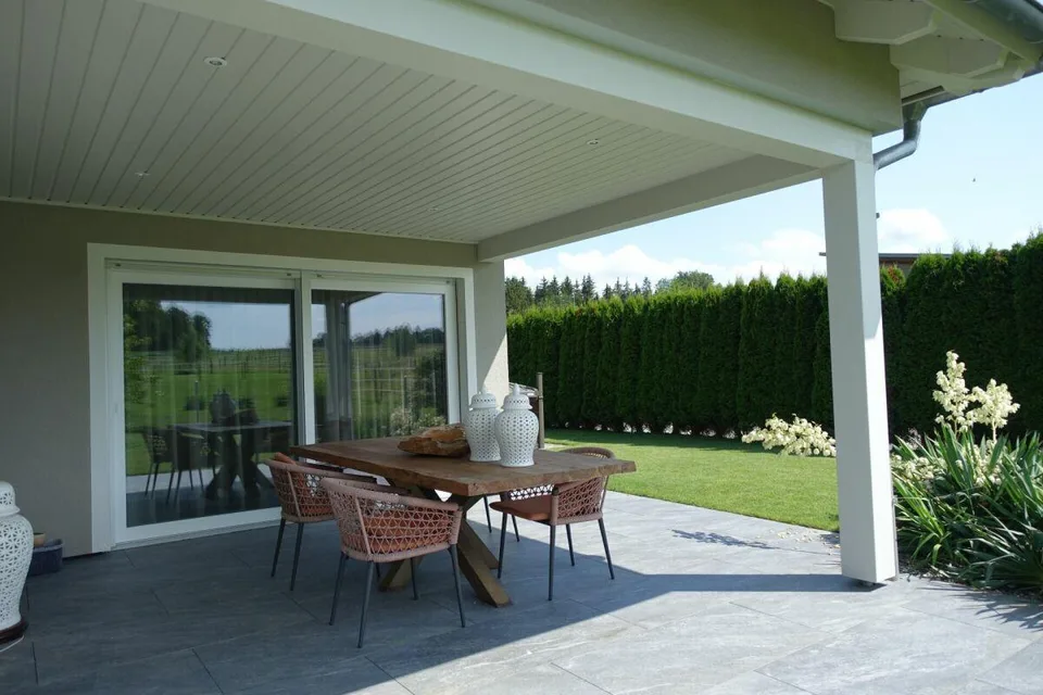 Reserviert! Reitsportimmobilie mit Haus und Reithalle