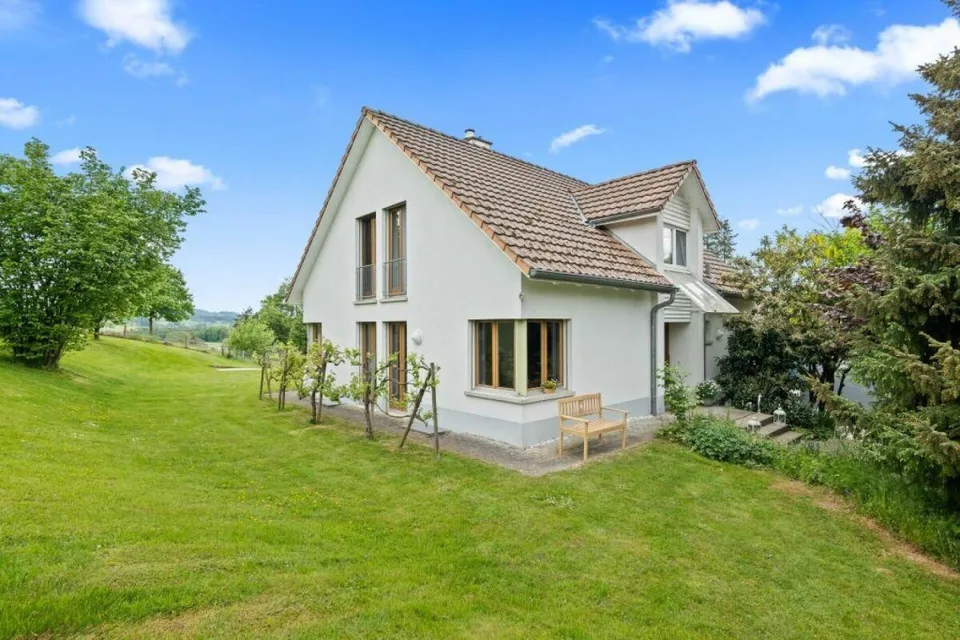 Bijou- Pferdeparadies! Einfamilienhaus mit Pferdestall