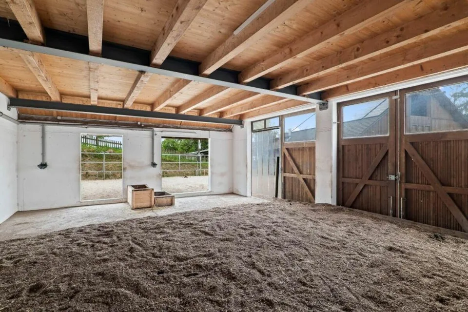 Bijou- Pferdeparadies! Einfamilienhaus mit Pferdestall