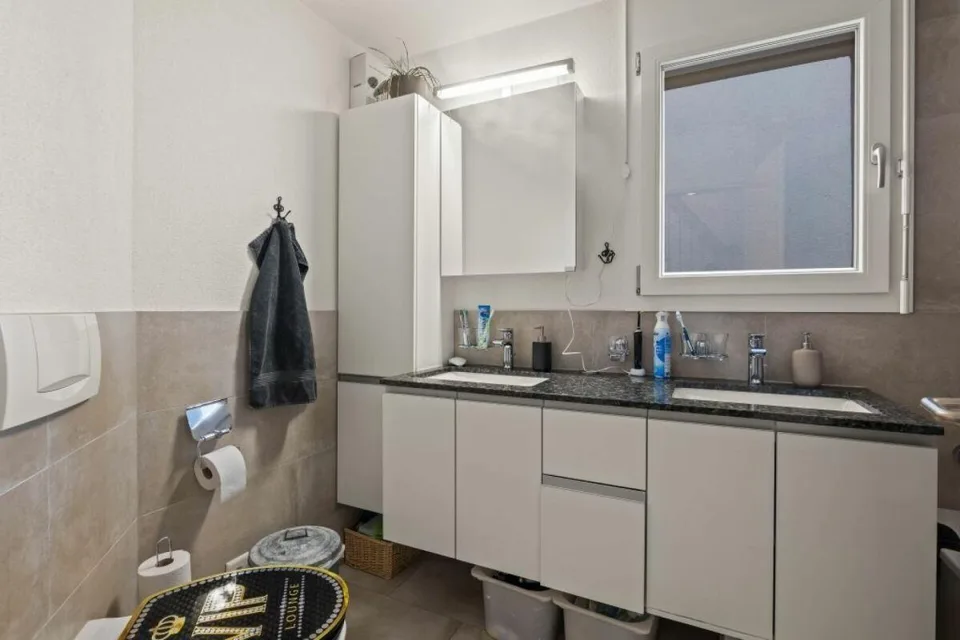 Traumhaftes Eck-Reiheneinfamilienhaus mit zwei Einstellhallenplätze