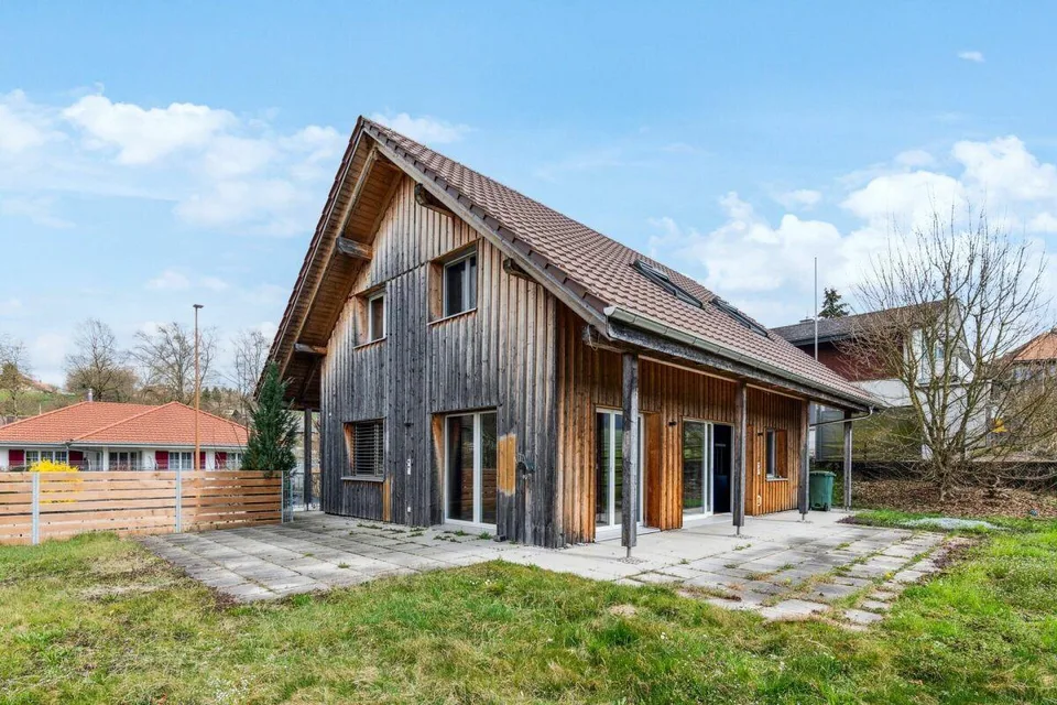 Bijou - Reitsportimmobilie mit Reithalle und Wohnhaus