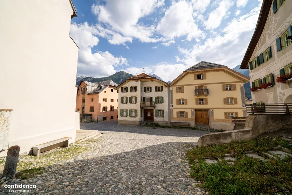 Historische Chasa Plaz in Ardez – Engadinerhaus mit Entwicklungspotenz