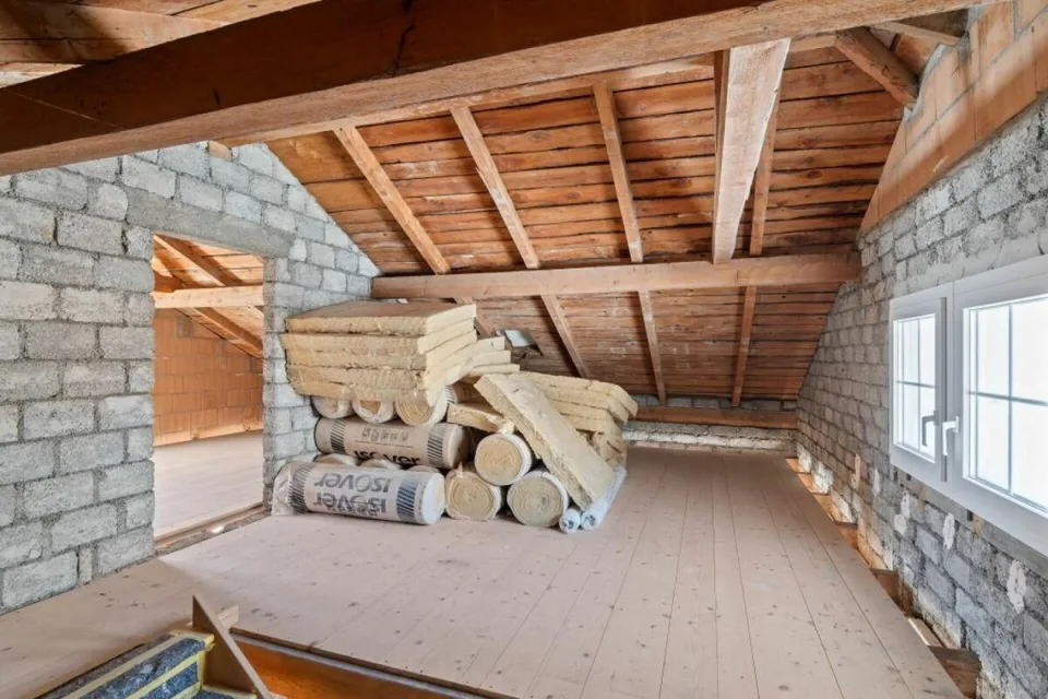 Einzigartig! Zweifamilienhaus im Skigebiet Crans-Montana/VS