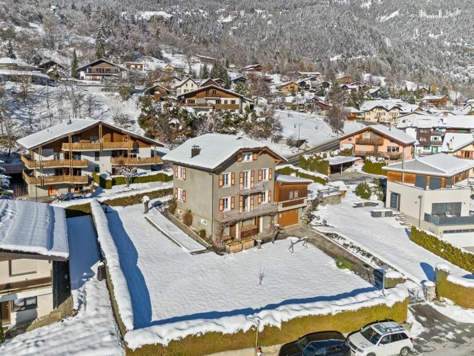 Einzigartig! Zweifamilienhaus im Skigebiet Crans-Montana/VS
