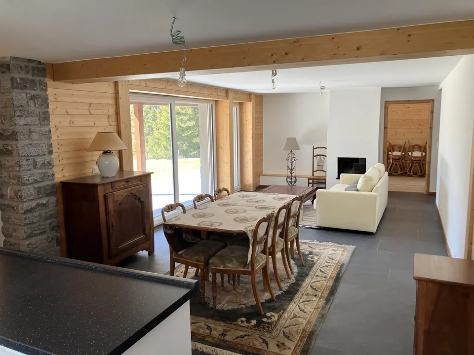 Magnifique Chalet de 15,5 pièces, 3 appartements à Crans-Montana