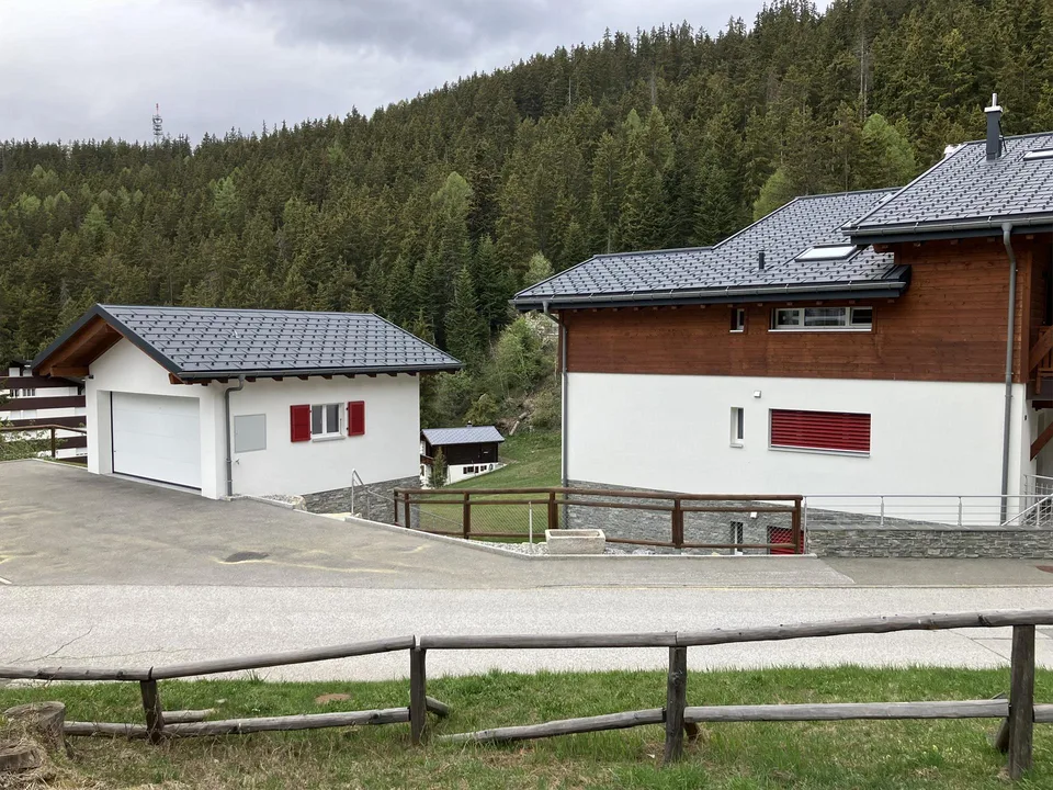 Magnifique Chalet de 15,5 pièces, 3 appartements à Crans-Montana
