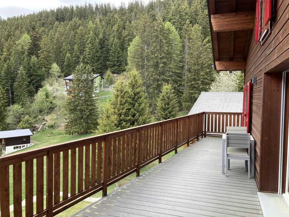 Magnifique Chalet de 15,5 pièces, 3 appartements à Crans-Montana