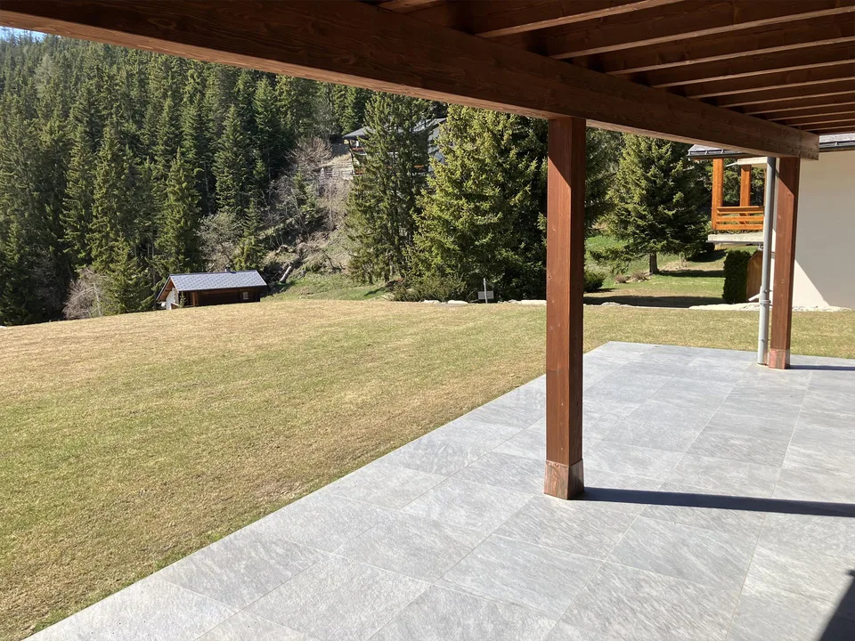 Magnifique Chalet de 15,5 pièces, 3 appartements à Crans-Montana
