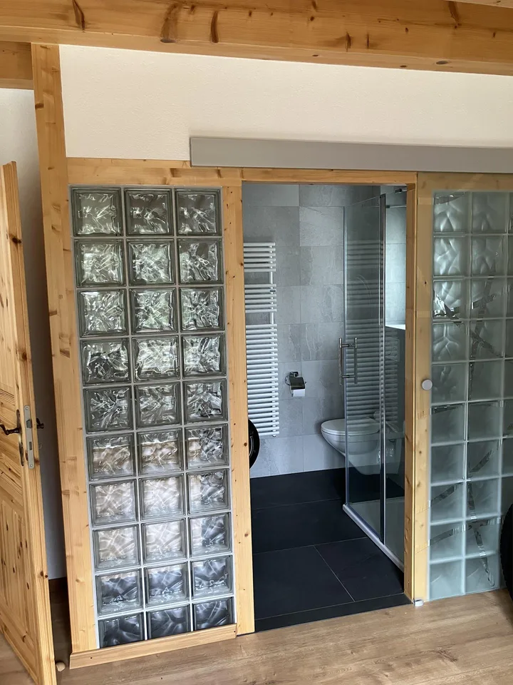 Magnifique Chalet de 15,5 pièces, 3 appartements à Crans-Montana