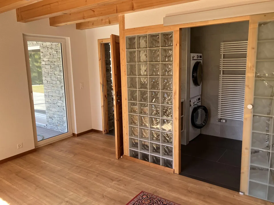 Magnifique Chalet de 15,5 pièces, 3 appartements à Crans-Montana