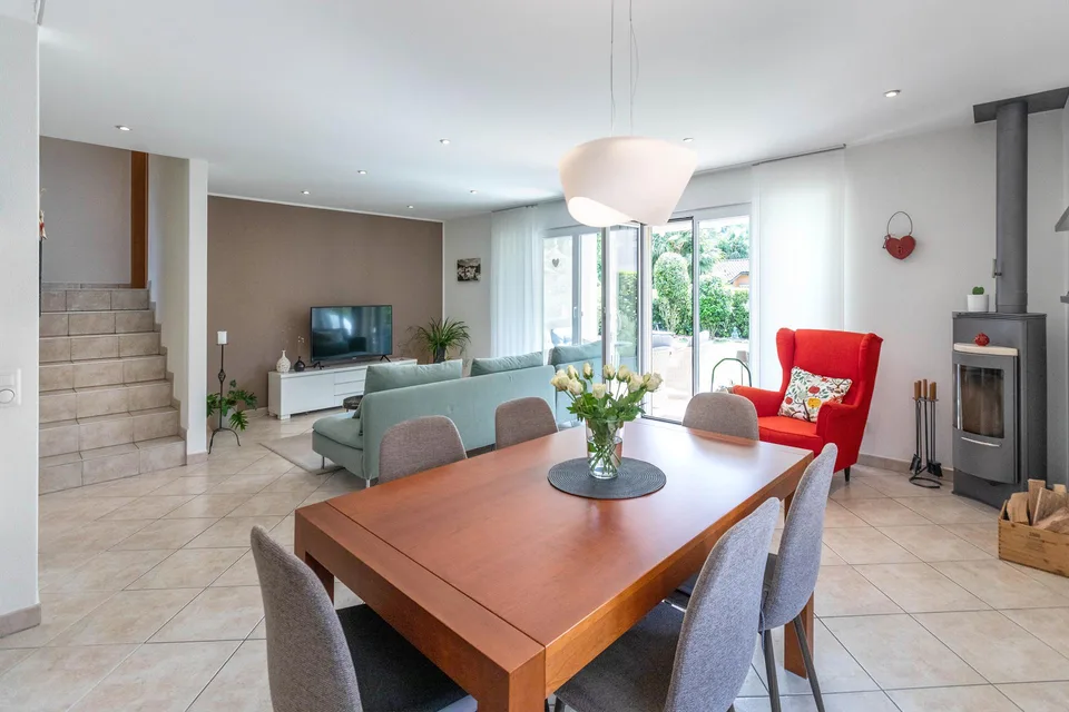 Casa gemella in zona residenziale - comfort tranquillità indipendenza