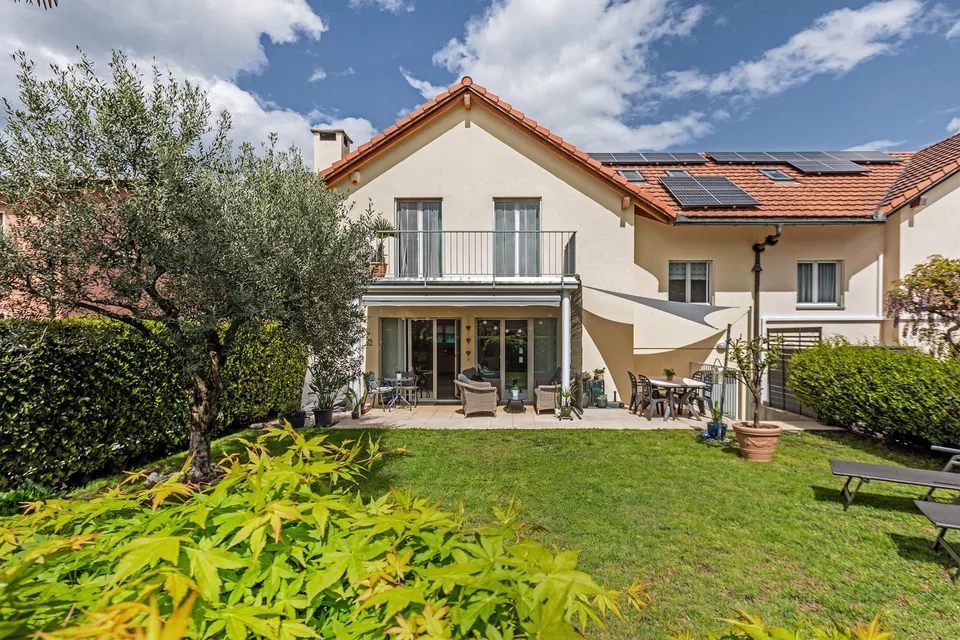 Casa gemella in zona residenziale - comfort tranquillità indipendenza
