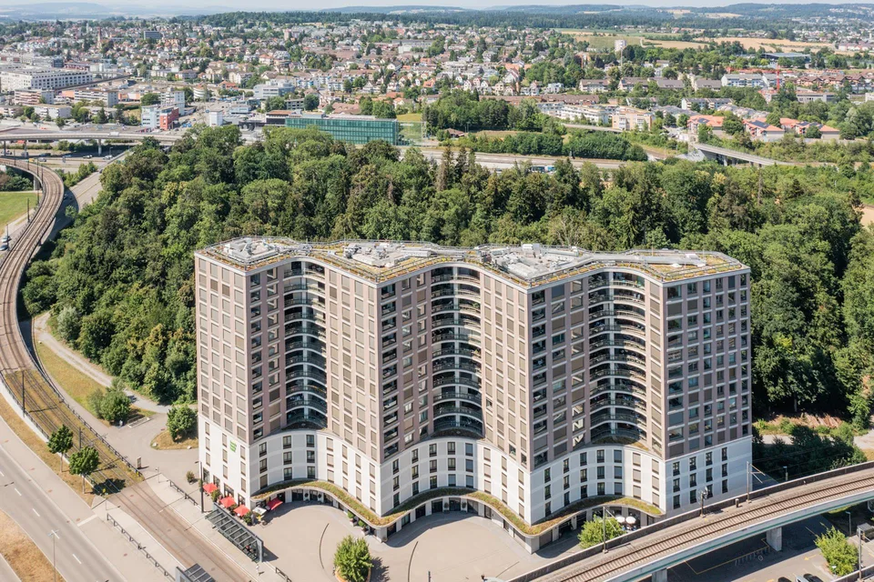 Wohnen über den Baumkronen im Hochhaus Neuguet