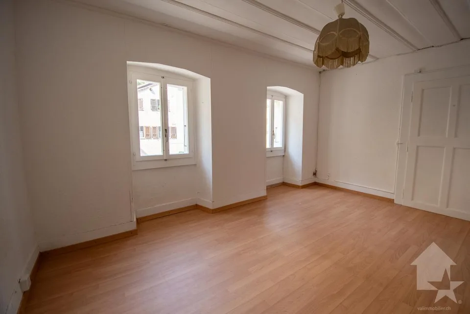 Immeuble à rénover de 3 appartements au coeur de Martigny