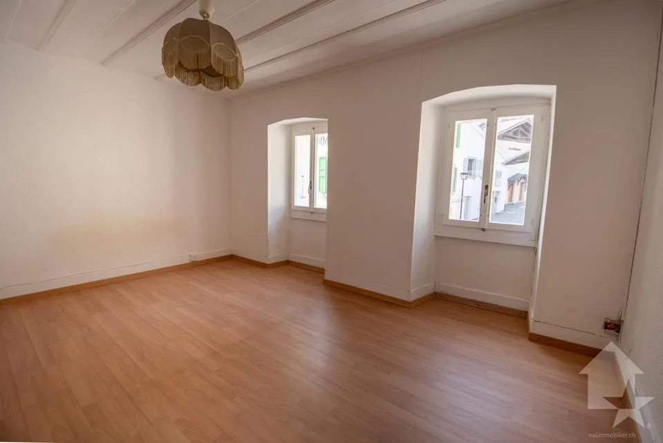 Immeuble à rénover de 3 appartements au coeur de Martigny