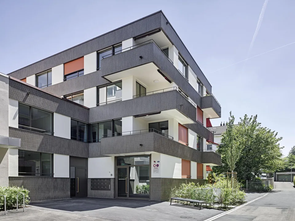 Im Herzen von Kloten: Altersgerechte 2.5 Zimmerwohnung im 1. OG