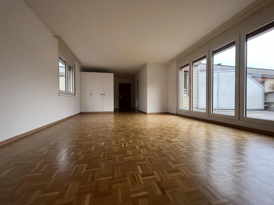 A.-Ankerweg 8 / Schöne Attikawohnung mit grosser Terrasse
