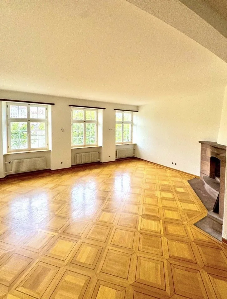 Traumhafte Wohnung mit Chemineé direkt am Rhein