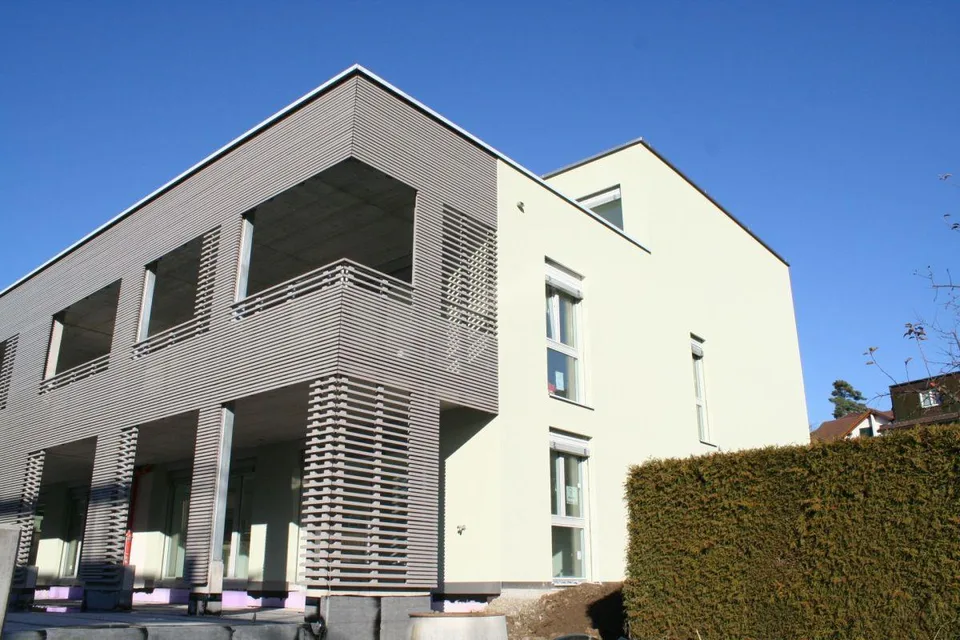 MODERNE PARTERREWOHNUNG MIT UMSCHWUNG