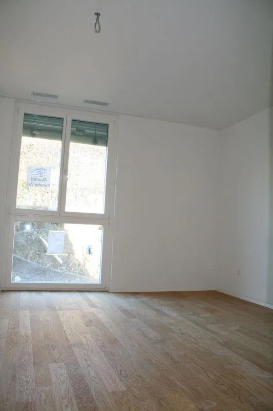 MODERNE PARTERREWOHNUNG MIT UMSCHWUNG
