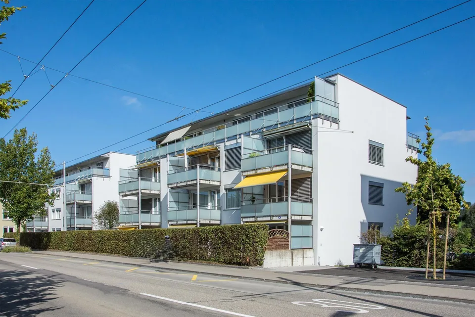 2.5 Zimmer Wohnung mit Sitzplatz