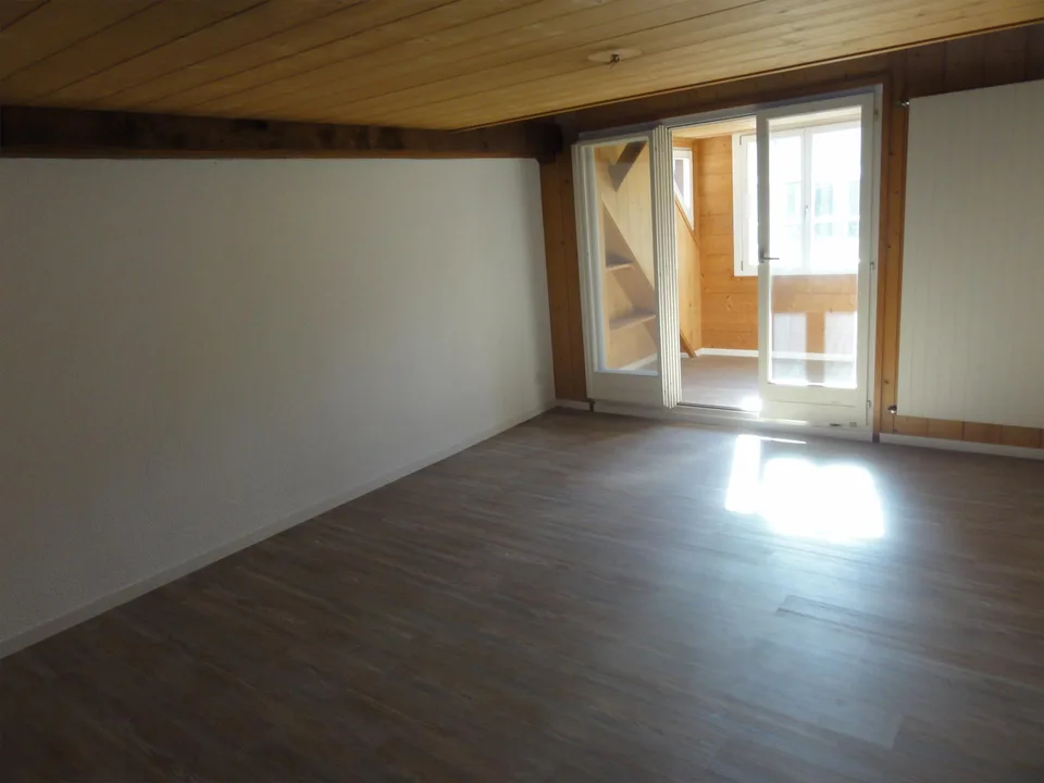 renovierte Wohnung mit neuwertiger Küche und Bad mitten im Städtli