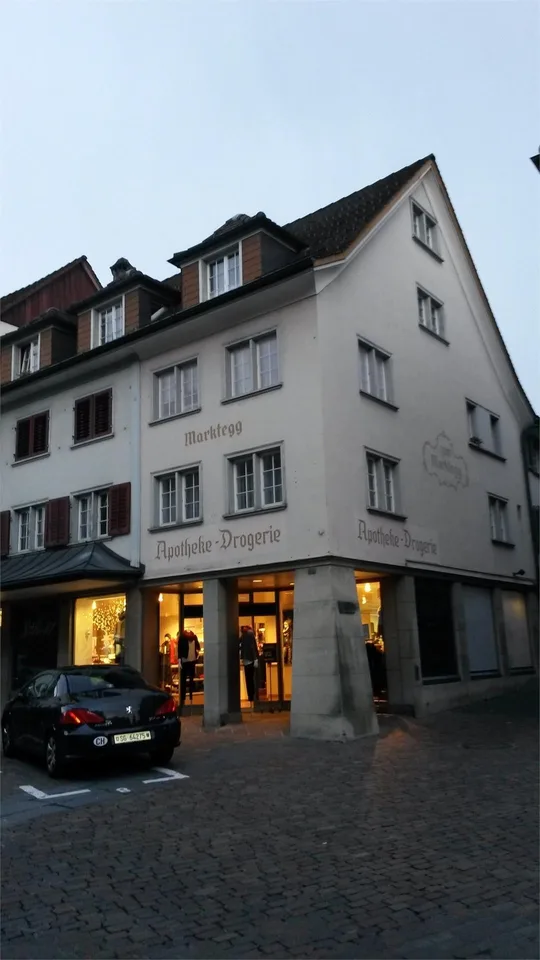 renovierte Wohnung mit neuwertiger Küche und Bad mitten im Städtli