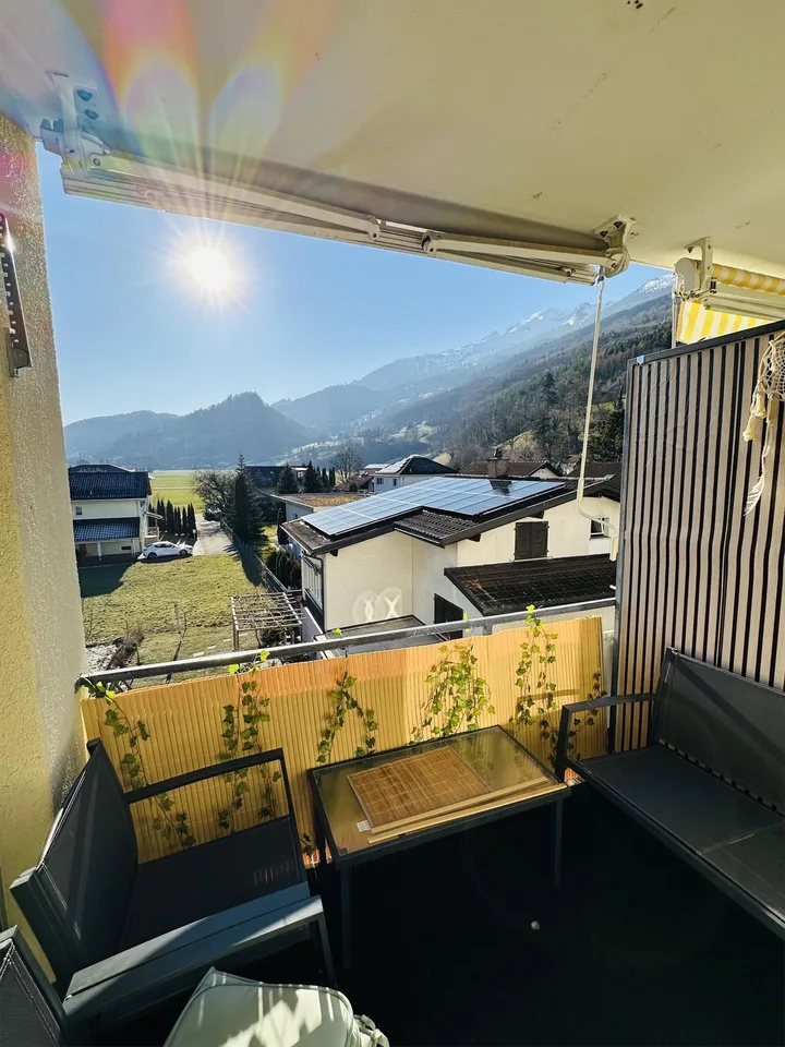 ruhige und helle, 3.5 Zi Whg, inkl. Parkplatz, Balkon, Kellerabteil