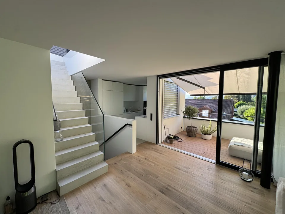 Traumhafte 4.5-Zimmer-Maisonette im Eigentumsstandard mit Dachterrasse