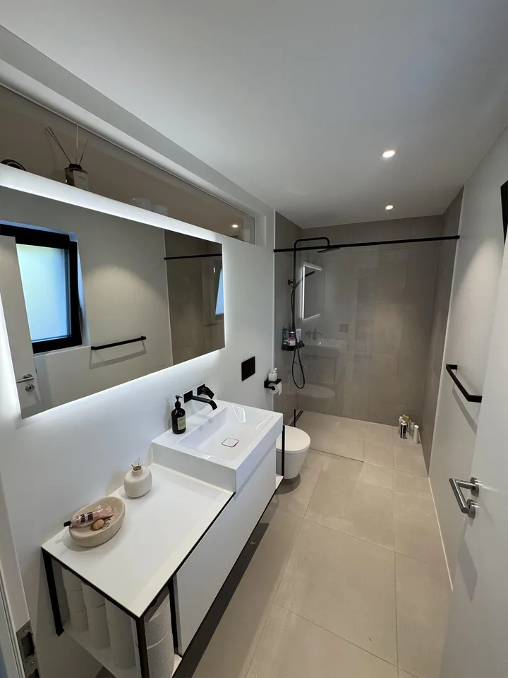Traumhafte 4.5-Zimmer-Maisonette im Eigentumsstandard mit Dachterrasse