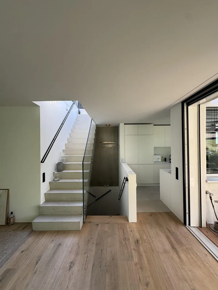Traumhafte 4.5-Zimmer-Maisonette im Eigentumsstandard mit Dachterrasse