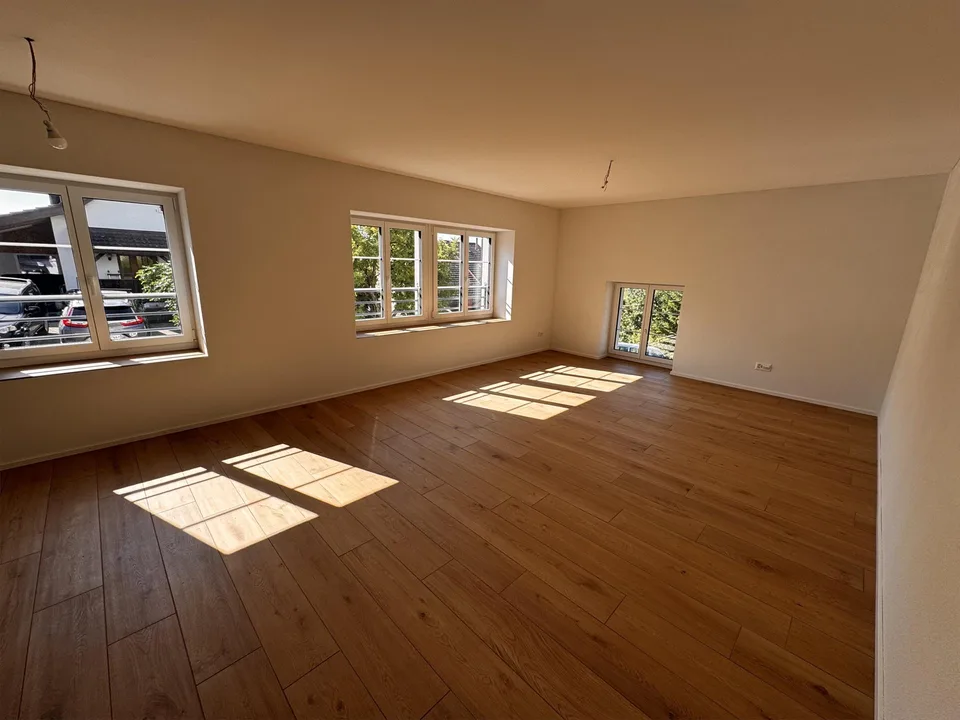 Erstvermietung: 3.5 Zimmer Wohnung in umgebautem Bauernhaus