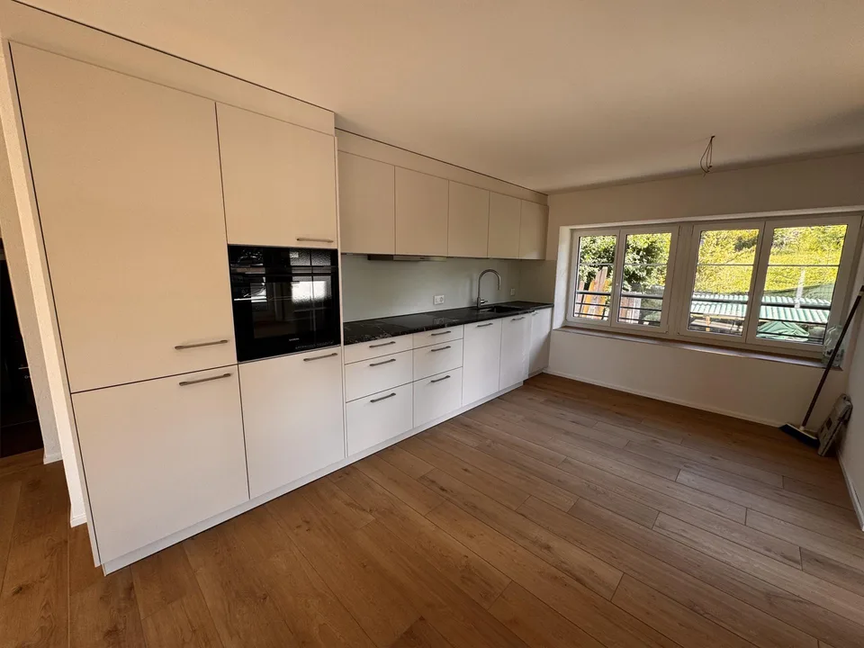 Erstvermietung: 3.5 Zimmer Wohnung in umgebautem Bauernhaus