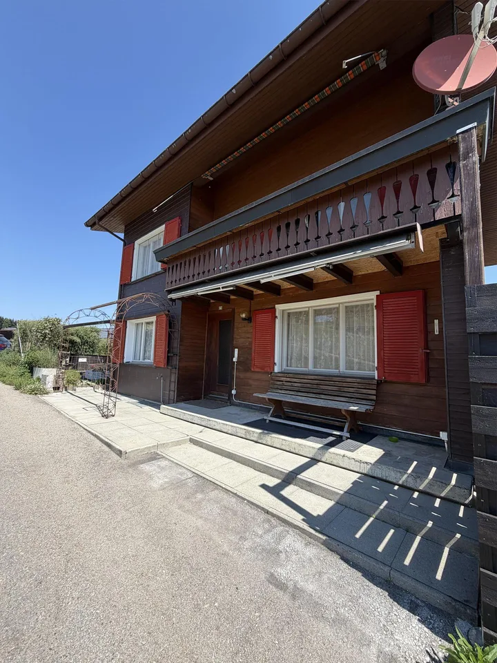 8.5 Zimmer Einfamilienhaus auf Bauernhof zu vermieten