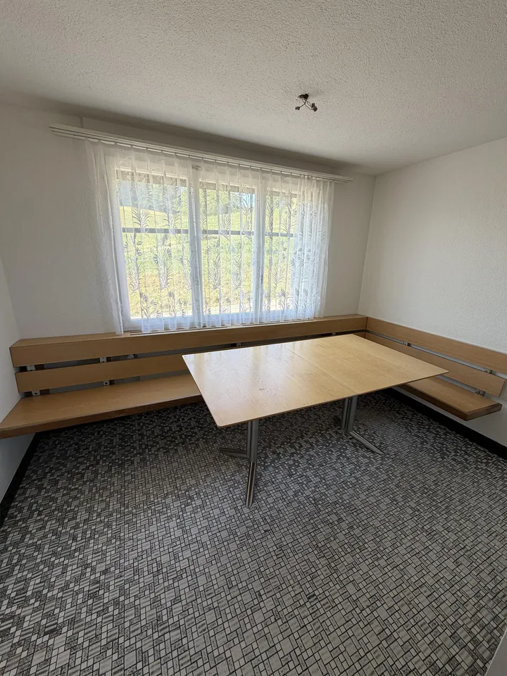 8.5 Zimmer Einfamilienhaus auf Bauernhof zu vermieten