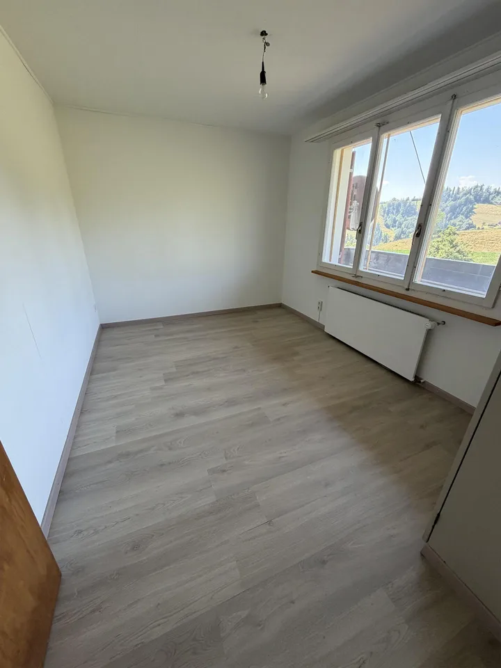 8.5 Zimmer Einfamilienhaus auf Bauernhof zu vermieten