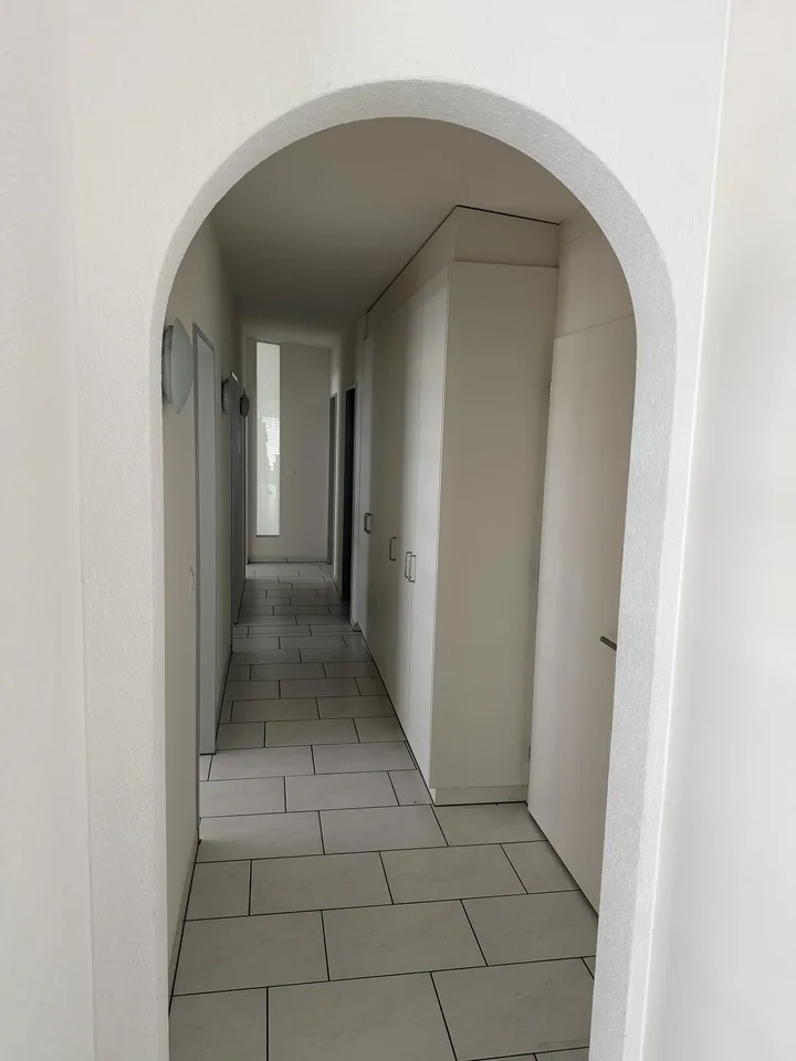 Sonnige 4 1/2 Zimmer Attika Wohnung mit Panorama-Aussicht