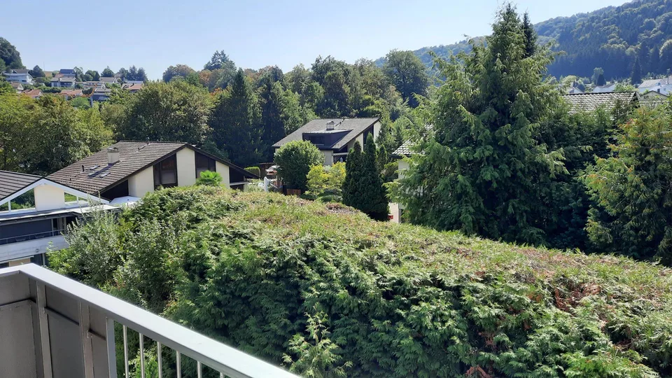 Kleine 4-Zimmerwohnung mit Balkon