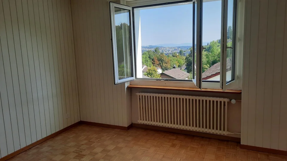 Kleine 4-Zimmerwohnung mit Balkon