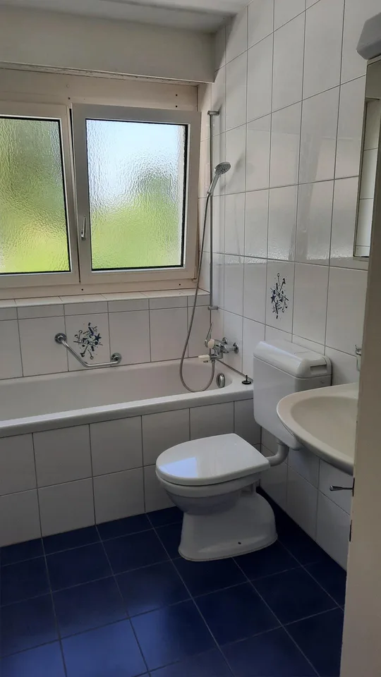 Kleine 4-Zimmerwohnung mit Balkon