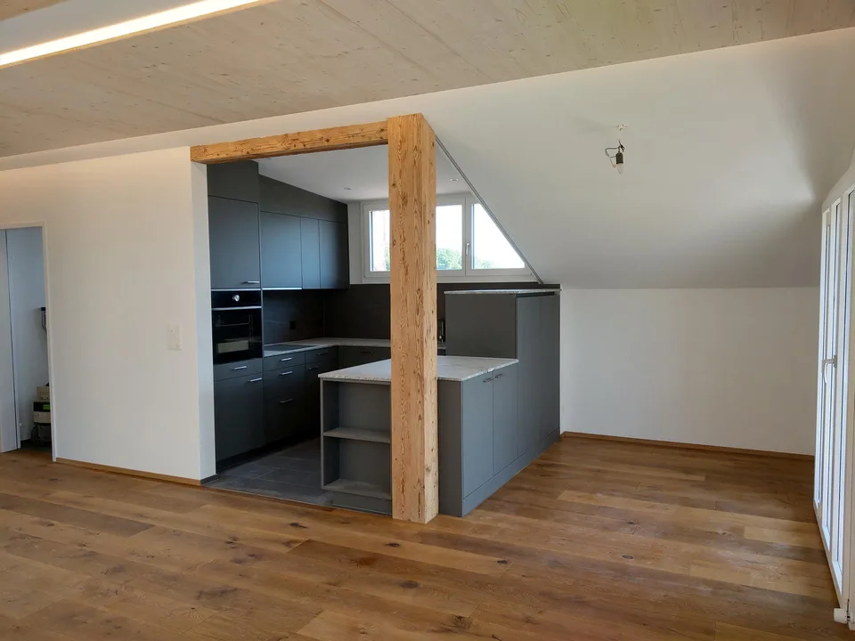 Wunderschöne 4 1/2 Zimmerwohnung mit See- und Bergblick