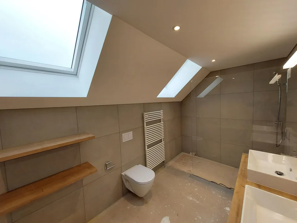 moderne 4,5 Zimmer-Dachwohnung
