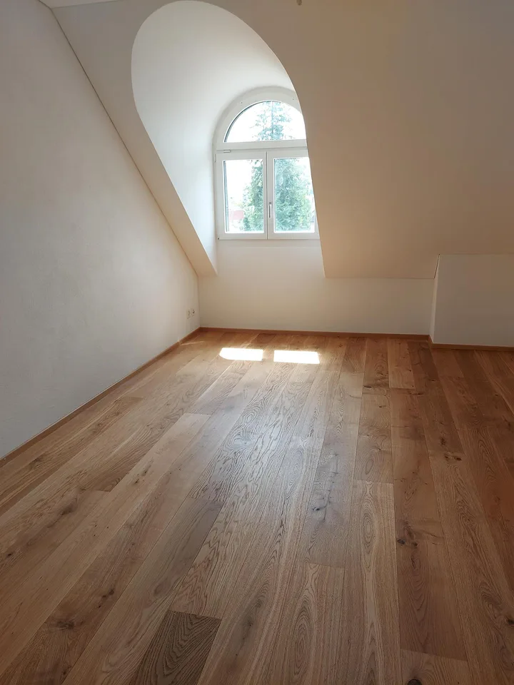 moderne 4,5 Zimmer-Dachwohnung