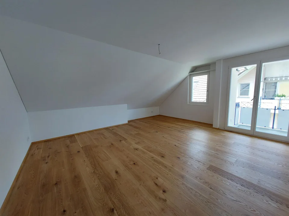 moderne 4,5 Zimmer-Dachwohnung