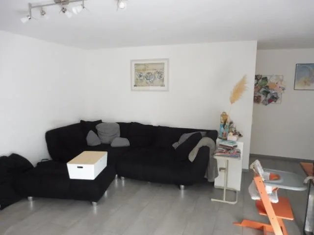 moderne 4,5 Zimmer Gartenwohnung